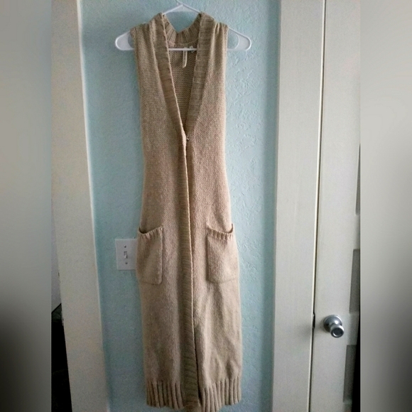 Robb and Nikki cardigan - Picture 1 of 5